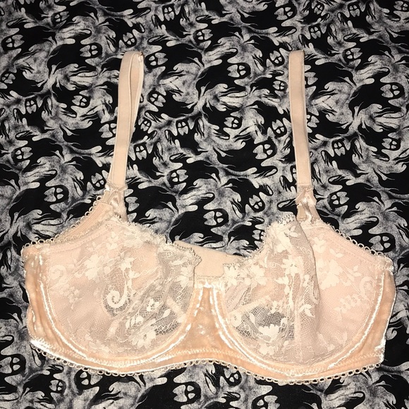 Victoria's Secret Other - NWOT Victoria’s Secret Pink Velvet & Lace Bralette